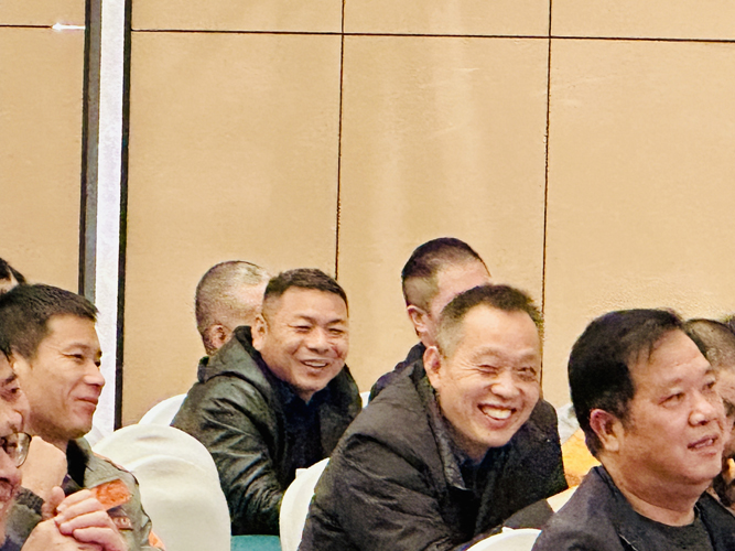 郑州大学张建华教授 郑州大学张建华教授在新郑市为郑州人防系统作题为《大国关系与国际局势》的专题讲座