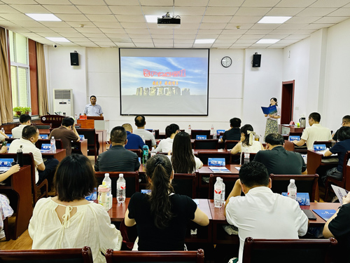 张建华教授再次为中原银行鹤壁分行与济源分行领导干部素质能力提升培训班，作题为《客户关系管理》的专题讲座